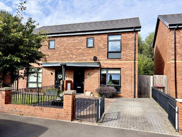House for sale in Lower Irlam, Salford