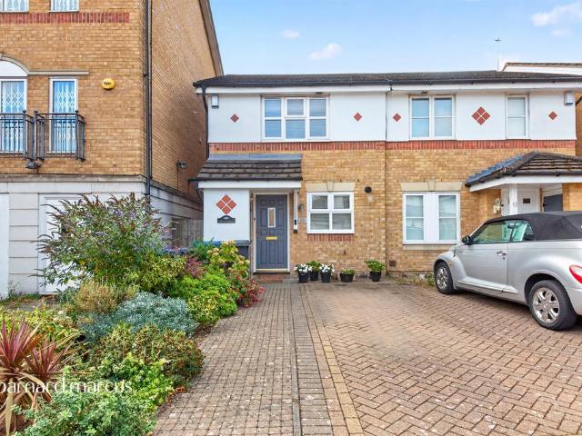 House for sale in London Borough of Barnet, Greater London
