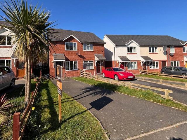 House for sale in Waun Fawr, Wales