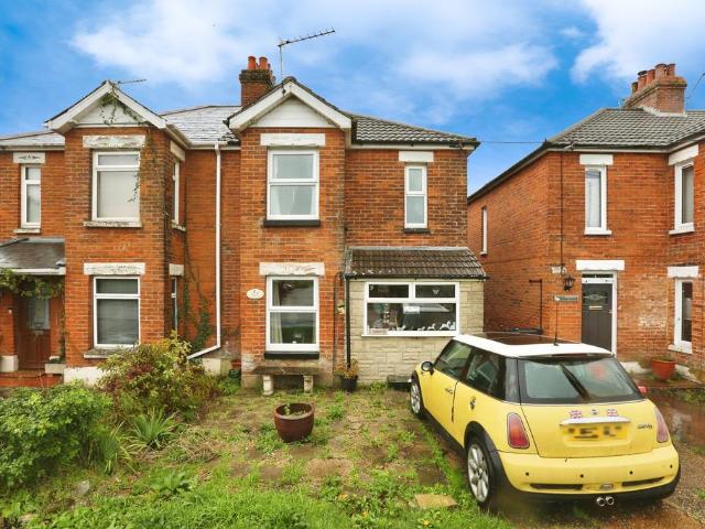 House for sale in Waltham Chase, Hampshire