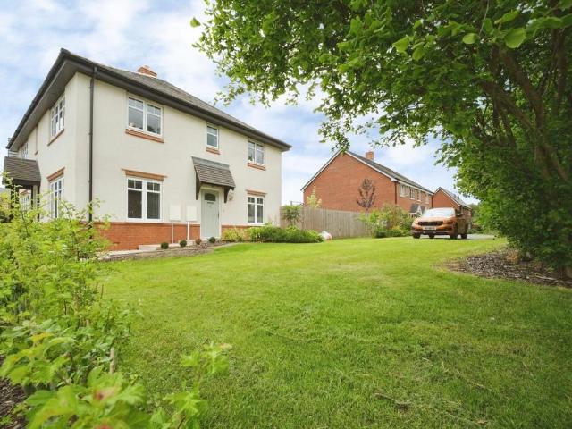House for sale in Landywood, Great Chatwell