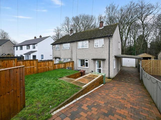 House for sale in Shaw Lane, Guiseley