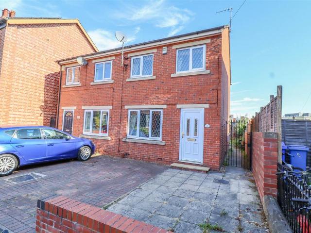 House for sale in Lowfield, South Yorkshire