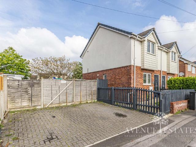 House for sale in Talbot Village, Bournemouth