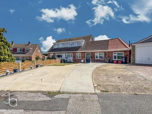 House for sale in Frinton and Walton, Dale Hill