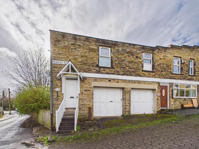 House for sale in Frizinghall, West Yorkshire
