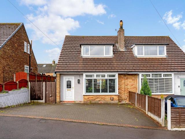 House for sale in Bradshaw, Lee Bank