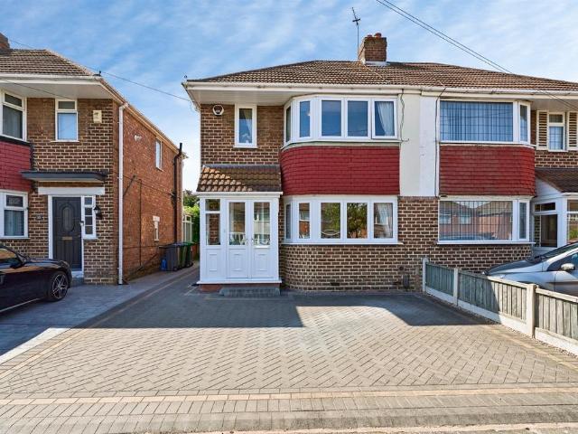 House for sale in Yew Tree & Tame Bridge Neighbourhood Centre, Sandwell