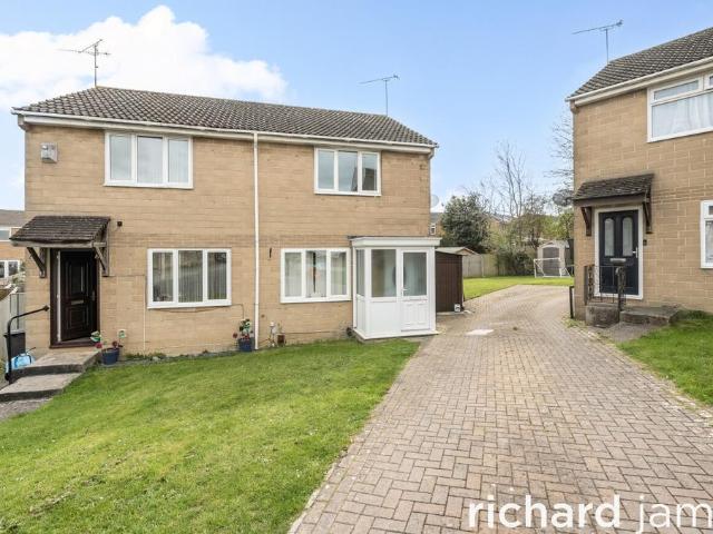 House for sale in Toothill, Swindon