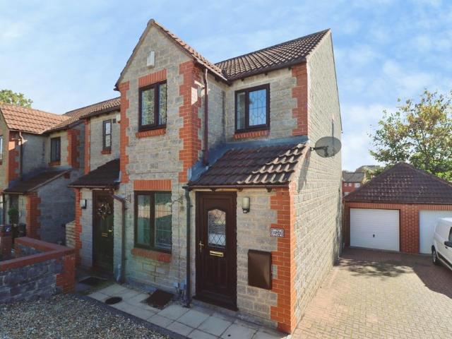 House for sale in Feckenham, City Of Bristol