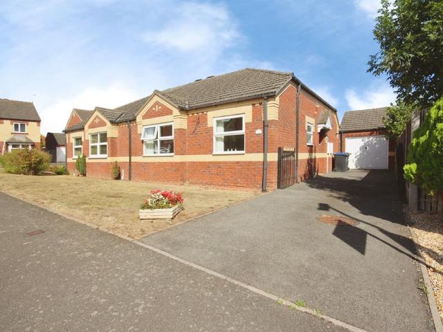 House for sale in Whitnash, Warwick