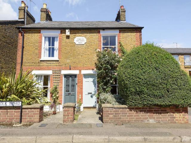 House for sale in Batchworth
