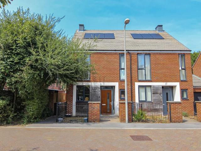 House for sale in Locking Parklands, Locking