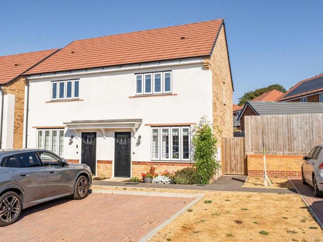 House for sale in Hounsome Fields, Priest Down