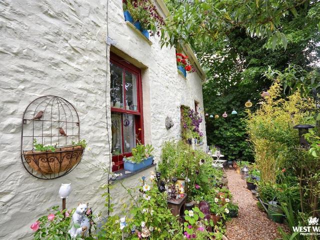 House for sale in Llwyndafydd, Wales