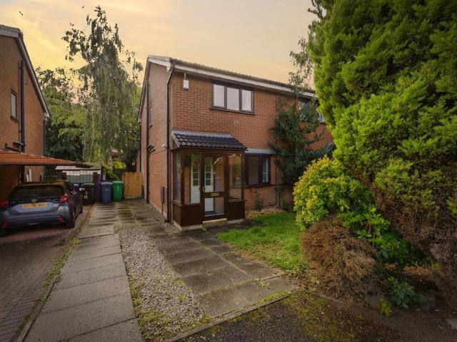 House for sale in Chorlton-cum-Hardy, Manchester