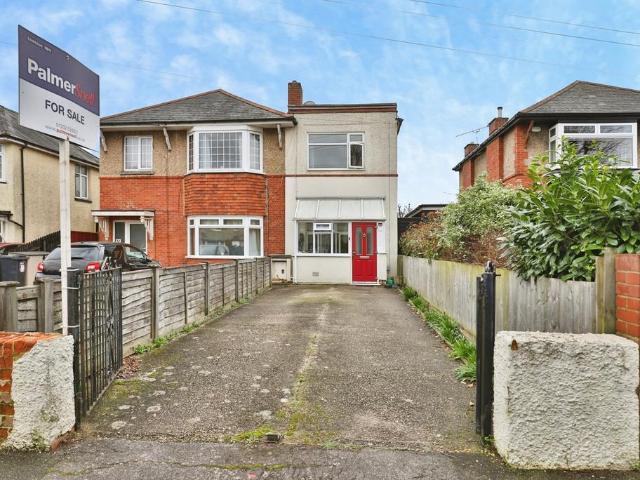 House for sale in Throop, Bournemouth