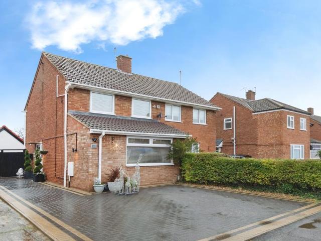 House for sale in Barton-le-clay, Bedfordshire