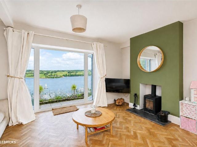 House for sale in Y Felinheli, Wales