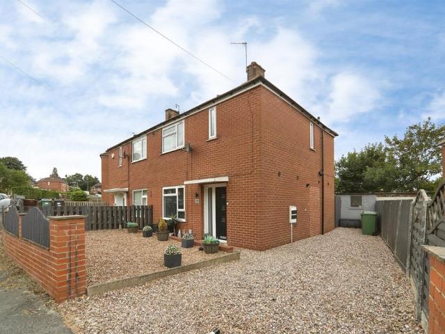 House for sale in Farsley, West Yorkshire