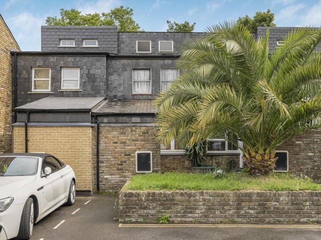House for sale in Loughborough Junction, Greater London