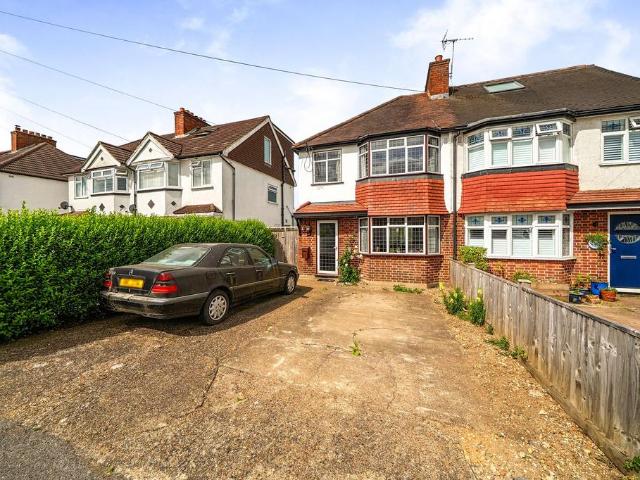 House for sale in Caterham on the Hill, Hillview