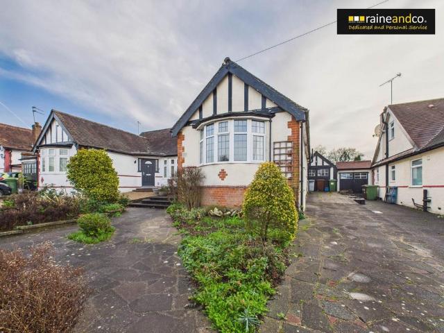 House for sale in Potters Bar, Hertfordshire