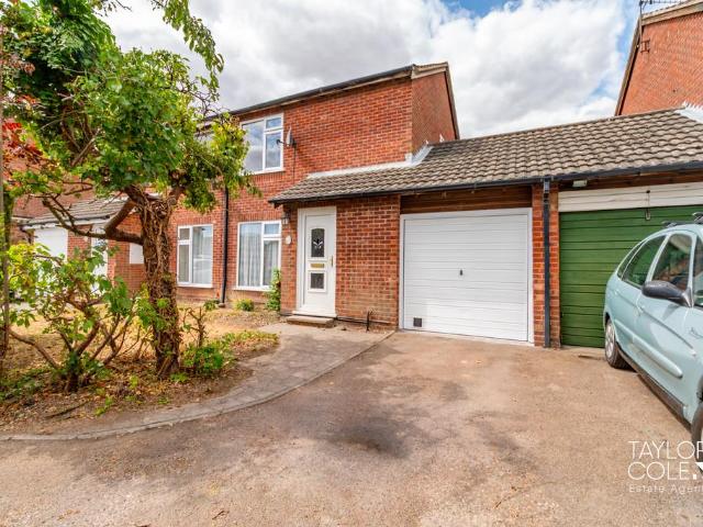 House for sale in Kettlebrook, Staffordshire