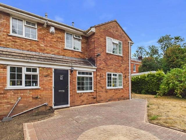 House for sale in Kettlebrook, Staffordshire