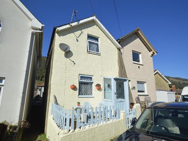 House for sale in Cowlease, Ventnor