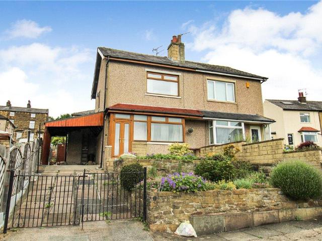 House for sale in Riddlesden, West Yorkshire