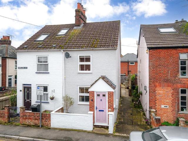 House for sale in Emmbrook, Wokingham