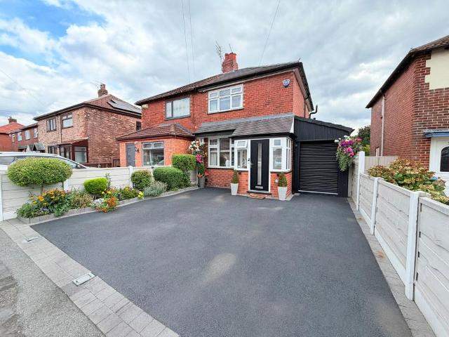 House for sale in Bredbury, Greater Manchester
