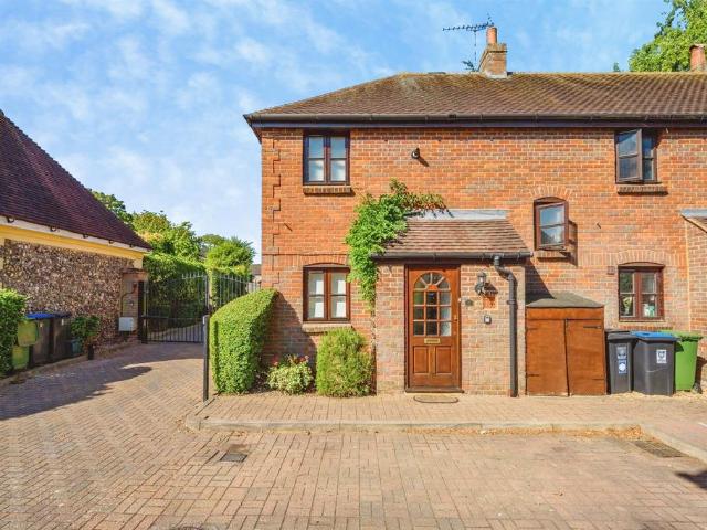 House for sale in Pouchen End, Hertfordshire