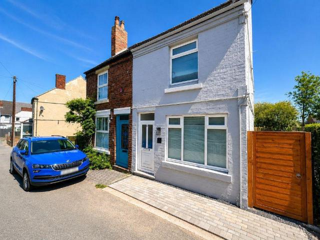 House for sale in Landywood, Great Chatwell
