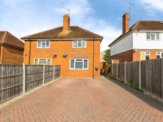 House for sale in Whitley Wood, Reading