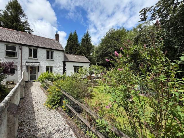 House for sale in Lostwithiel, Cornwall