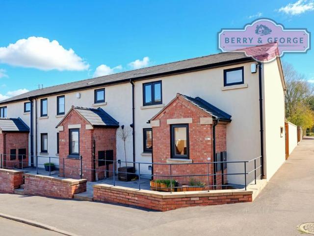 House for sale in Norley, Cheshire