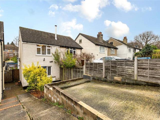 House for sale in Caterham on the Hill, Hillview