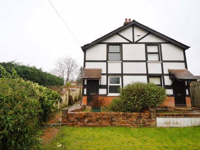 House for sale in Heol-las, Surrey