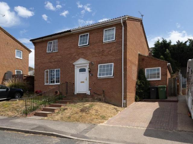 House for sale in West Marina, Guestling Green
