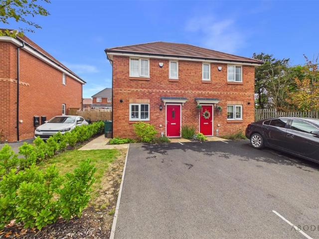 House for sale in Drakelow Park, Egginton