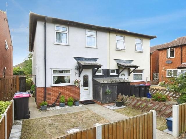House for sale in North Shoebury, Alton Barnes