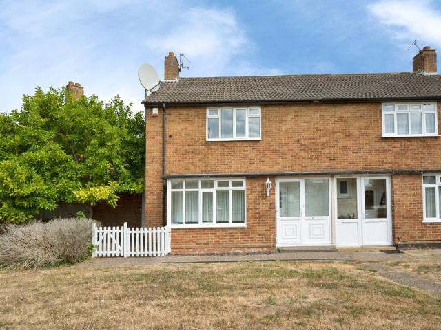 House for sale in Hook, Greater London