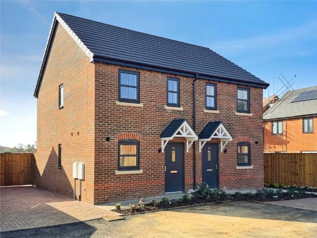 House for sale in Edenthorpe, South Yorkshire