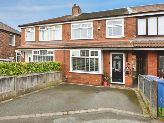 House for sale in Guide Bridge, Greenheys