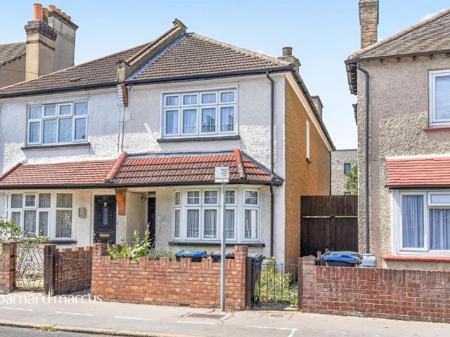 House for sale in London Borough of Croydon, Selhurst