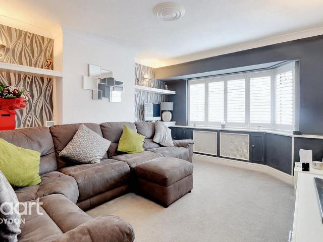 Flat for sale in London Borough of Croydon, Greater London