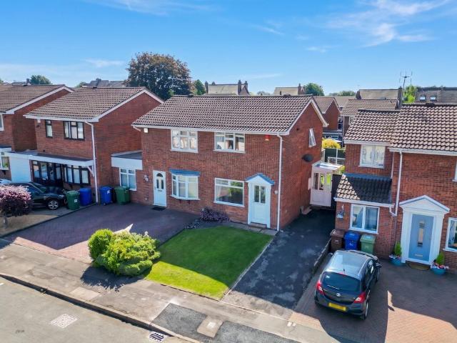 House for sale in Heath Hayes and Wimblebury, Chadsmoor