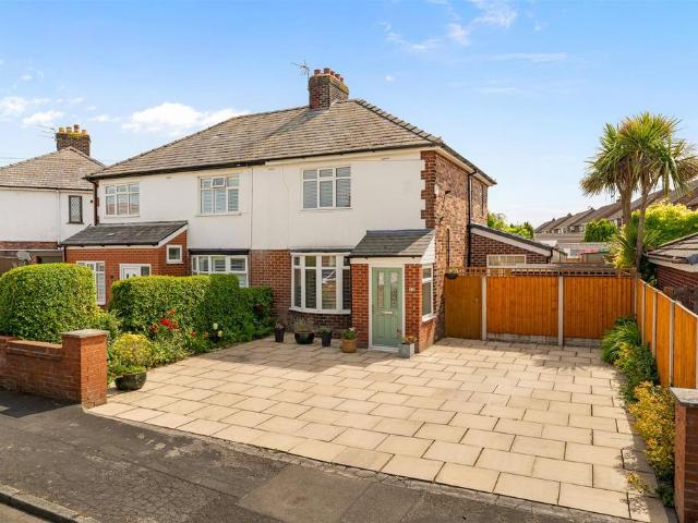 House for sale in Whiston Cross, Whiston